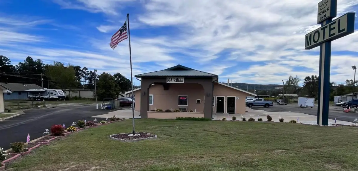 Ozark Inn Main image